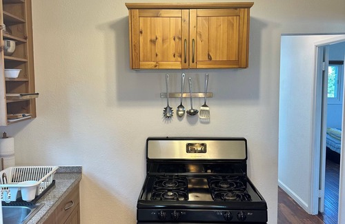 Point Loma Heights House | ⛱️Beach House with Fenced front yard, Central AC! Central to Beaches, SeaWorld!