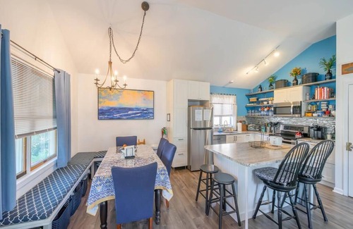Villas House | Beach house with inground solar heated pool, hot tub, Sleeps 10