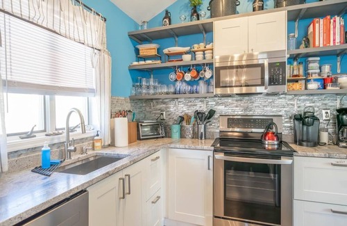 Villas House | Beach house with inground solar heated pool, hot tub, Sleeps 10