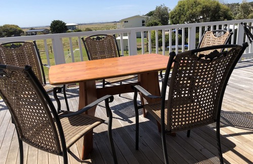 Venus Bay House | Beach house with Sauna, Linen, Wifi, Netflix.
