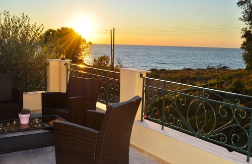 Agios Gordios House | Beach houses in Corfu “Angelos” at Agios Gordios