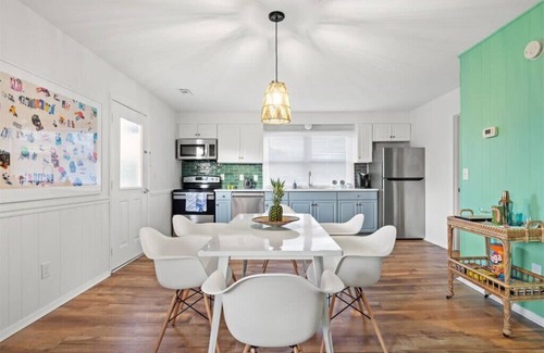 Crescent Beach Apartment | Beach Nest #4 2BR 2BA Walk to Beach