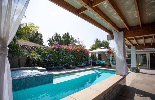 Venice House | Beach Oasis - Heated Pool - Music Studio - Golf