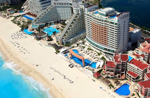 Zona Hotelera Resort | Beach Palace - Cancun - Palace Elite Membership – ALL INCLUSIVE!