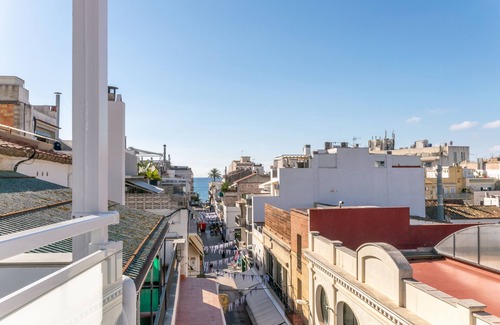 Sitges Town Center Apartment | BEACH PENTHOUSE: Fantastic penthouse with a 15m2 terrace overlooking the sea