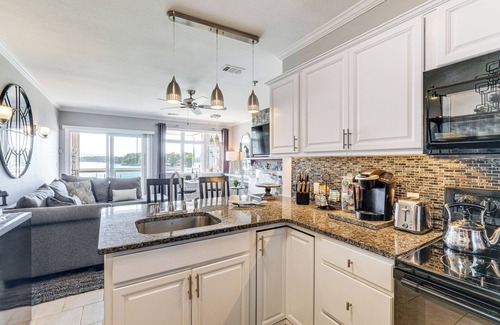 Smith Mountain Lake Condo | Beach + Pool Access: Smith Mountain Lake Getaway!