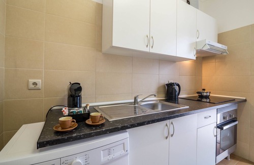 Armacao de Pera Apartment | "Beach Residence 01" with Terrace, Barbecue, Wi-Fi & Cable TV; Parking Available