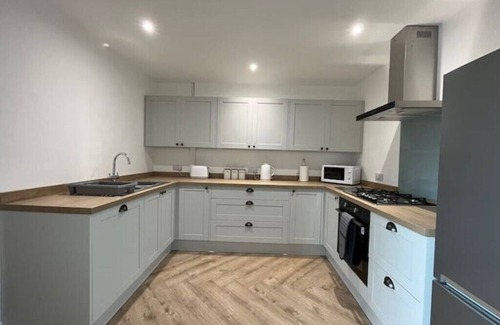 Lowestoft House | Beach retreat! Nestled in the heart of Pakefield, two minutes walk to the Beach!