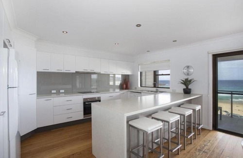 Mollymook Beach House | Beach Road