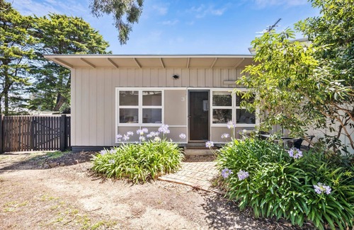 Torquay House | Beach Shack: 2 BR, 1 BA in Torquay, Sleeps 4