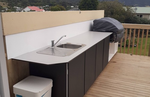 Whangarei Heads House | Beach Shack at Taurikura Bay
