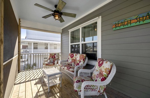 Cedar Key House | Beach Shack: Central location, recent renovation