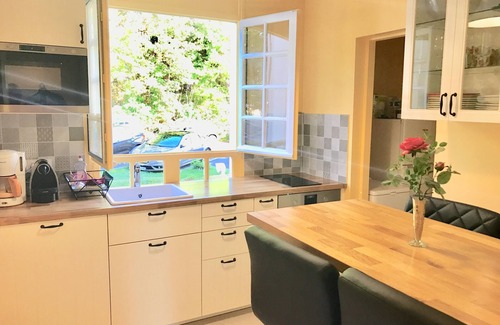 Trouville-sur-Mer Apartment | Beach side: Charming apartment, walking distance to beach and center, laundry, parking, WIFI