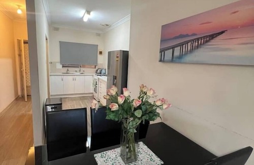 Semaphore Park Apartment | Beach side holiday unit