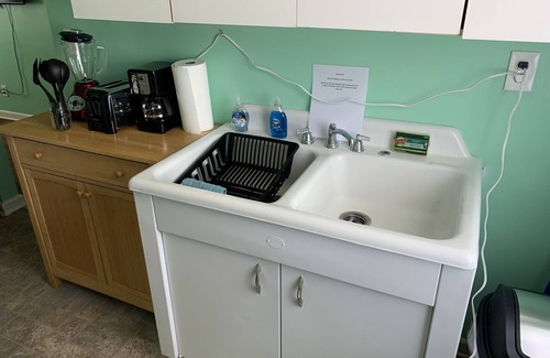 Cottage Line Apartment | Beach Side Studio #4 (1-Bedroom Apartment) - Pets Allowed by RedAwning