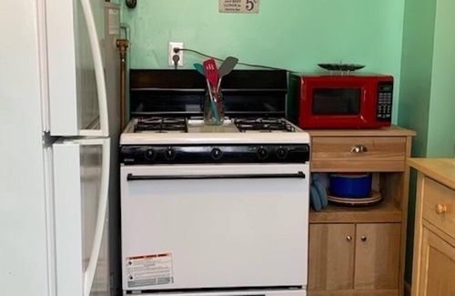 Cottage Line Apartment | Beach Side Studio #4 (1-Bedroom Apartment) - Pets Allowed by RedAwning