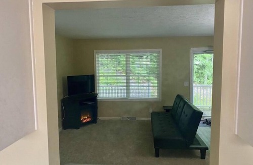Petoskey Condo | Beach, State Park, unparalleled location. 5 miles from Boyne and Nubs Skiing