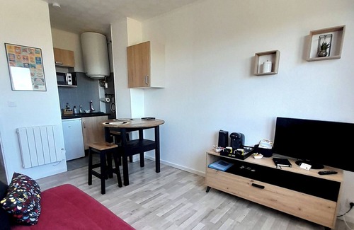 Port Apartment | Beach studio, sea and dragon view. Garage for bikers