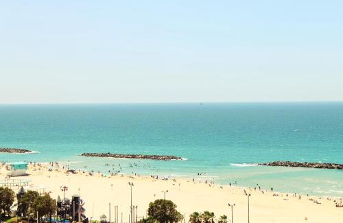 Ashkelon Apartment | Beach Suite Israel - Indoor Pool, Best View, Gym, Massage Chair, Spa ביץ סוייט ישראל - נוף ים מאלף, בריכה מקורה, כיסא מסאז, חדר כושר וספא
