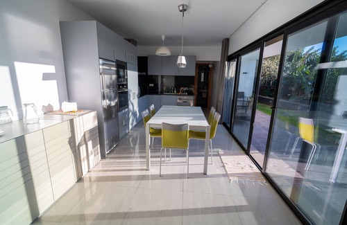 Paul do Mar Villa | Beach Sunset Villa 100m from Ocean & Beach
