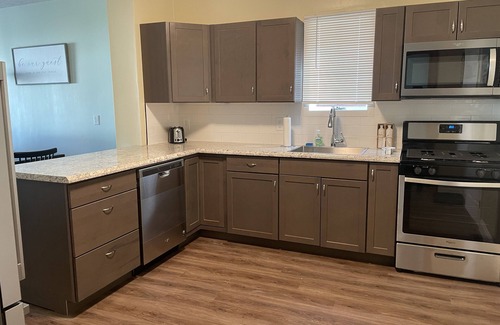 Ashtabula House | Beach themed home! Walking distance to the beach and Historic Ashtabula Harbor!