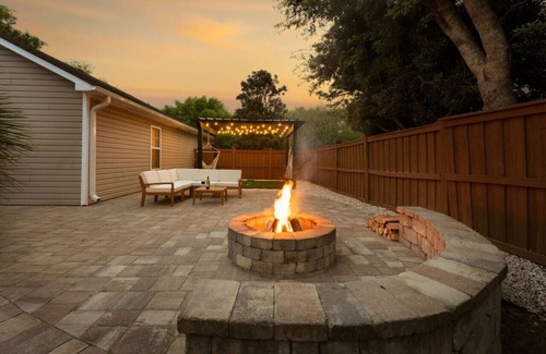 Wilmington Apartment | Beach Time! w/King Beds, Pool, Fire Pit, & Tennis