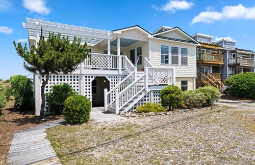 Sneads Ferry House | Beach-to-Sound with Private Beach Access