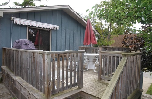 Grand Bend House | Beach Town Cottage Retreat - 3 minute walk to beach
