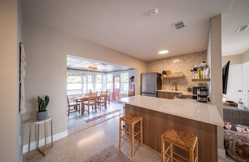 Sunset Cove House | Beach Vibes. Game Room. Pets Welcome.
