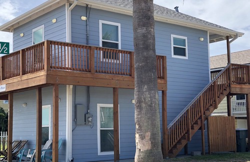 San Jacinto House | BEACH VIEW /NO PARKING FEES! NEW CONSTRUCTION!