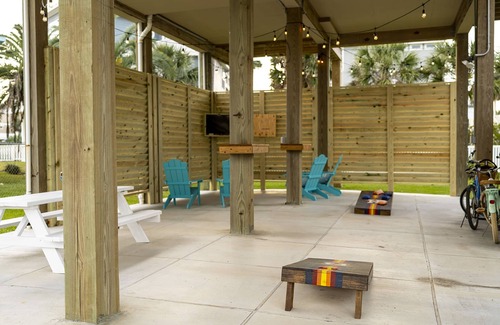 Galveston House | Beach Views/Walk to Beach/Entertainment/Cozy - The Salty Starfish
