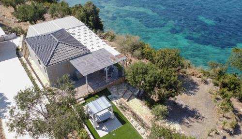 Marathias Villa | Beach Villa Cavo- with private sea access