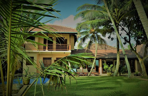 Boossa Villa | Beach Villa - perfect pool - great garden - superb staff. PURE PARADISE!