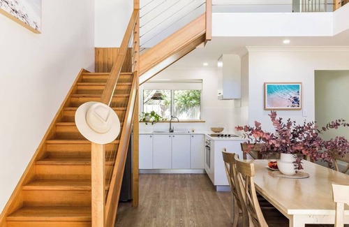 City Of Busselton Villa | BEACH VILLA | walk on the Beach, watch the Sunset | Margaret River Properties