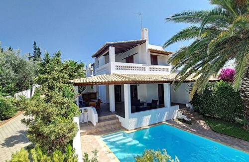 Plepi House | Beach villa with private pool, garden and boat dock, near the seafront (3 bedrooms)