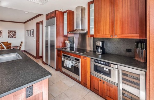 Ko Olina Condo | BEACH VILLAS Ko Olina gorgeous ocean view and steps to the beach B703 ⛱