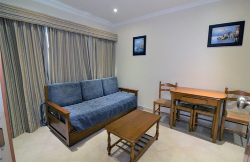 Calicos Apartment | Beach Waves / Albufeira