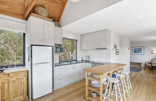 Fairhaven House | Beach Weekender I Bush Views