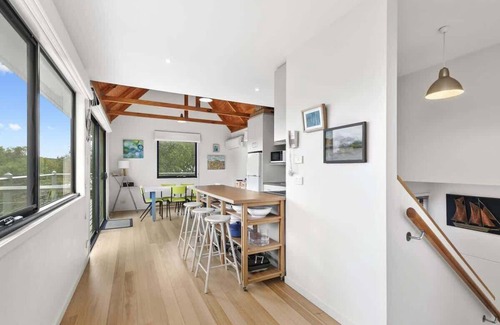 Fairhaven House | Beach Weekender I Bush Views