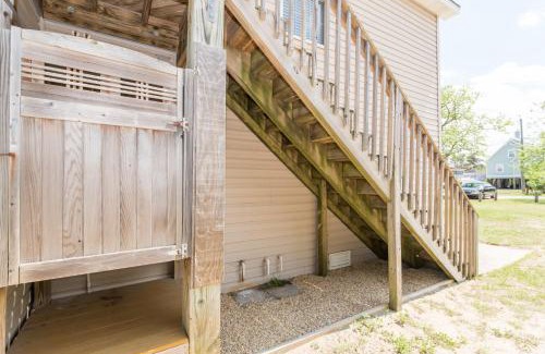 Colington Harbour House | BeachBumz