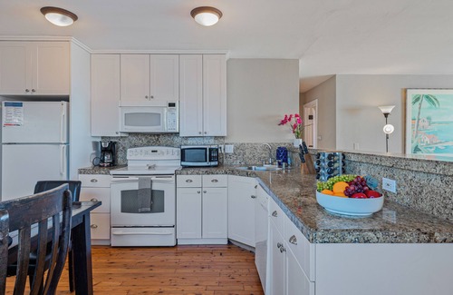 Sunset Cliffs House | Beachcliff 5 by AvantStay | Ocean Views, Patio
