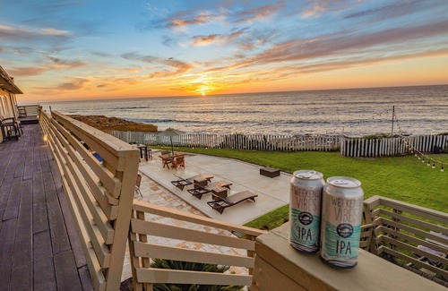 Sunset Cliffs House | Beachcliff 7 by AvantStay | Oceanfront Views!