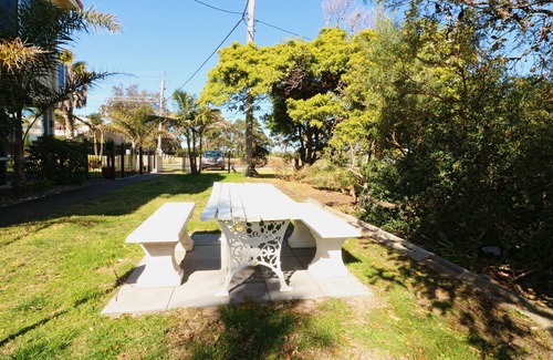 Merimbula Apartment | Beachcomber Apartments: Unit 2 (Downstairs)