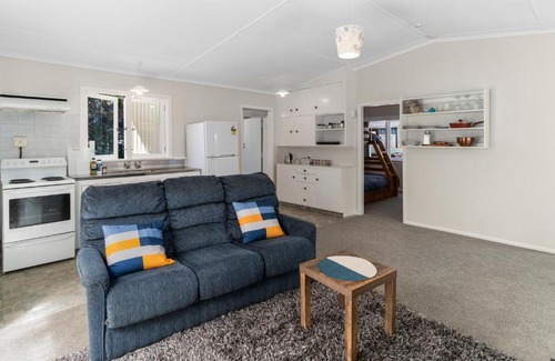 Papamoa Beach House | Beachcomber Bungalow - Papamoa Beach Holiday Home