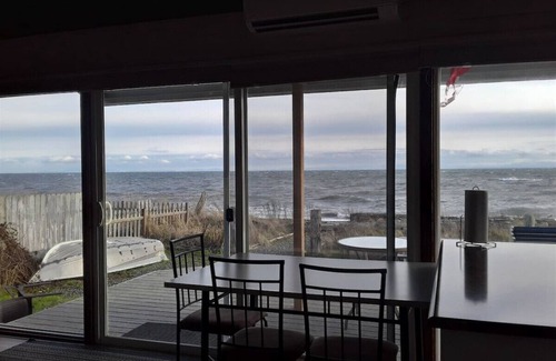 Sequim House | Beachcomber`s Cottage - On the beach in historic Dungeness