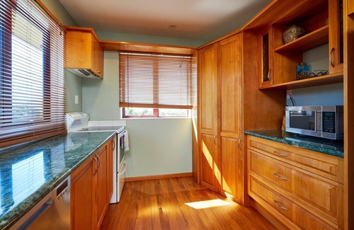 Kaikoura House | Beachcomber - Two Storied, Lovely Home