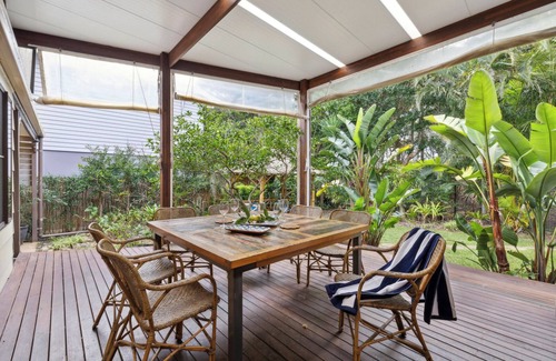 Sawtell House | Beached - Beach is your Back Yard, Pet Friendly