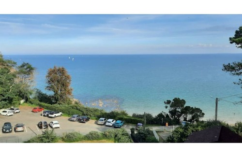 Etables-sur-Mer Apartment | Beachfront apartment with full sea view