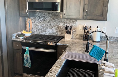 Gold Beach House | Beachfront, 180 degree views. Beach access. AC, Fireplace. EV Charger, Pet Free.