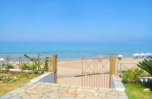 Agios Gordios Apartment | Beachfront 2-bed luxury suite - Agios Gordios Corfu Greece